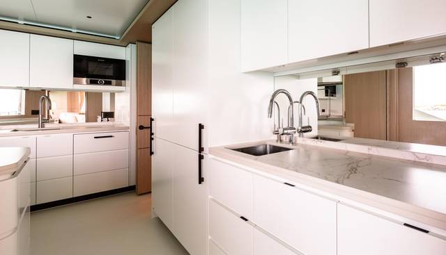 MIDNIGHT SAGA yacht for sale 52