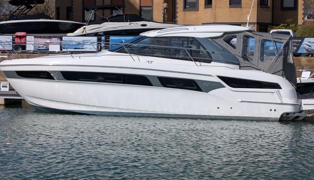 LUCKY FOR SOME yacht for sale 33