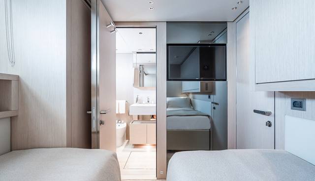 Ami yacht for sale 33