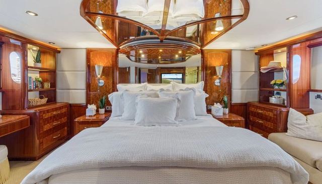 Aphrodite yacht for sale 32