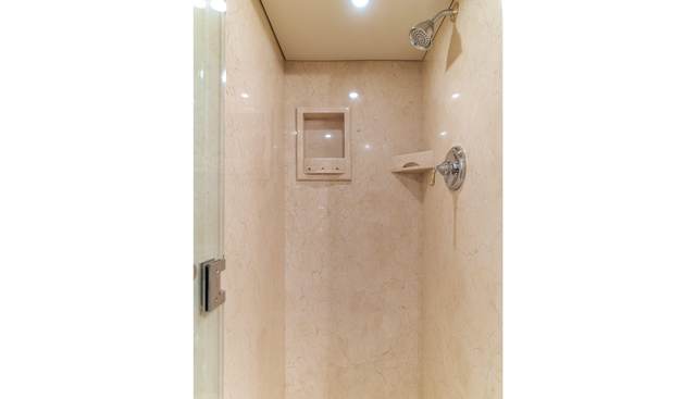 Huracan yacht for sale 40