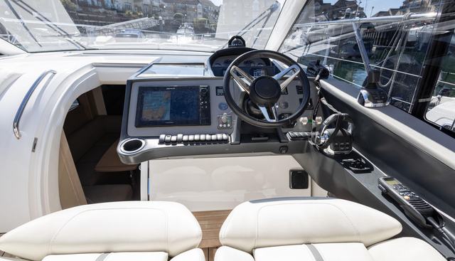 Capricho yacht for sale 15