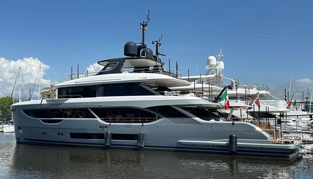 BO212 yacht for sale 14
