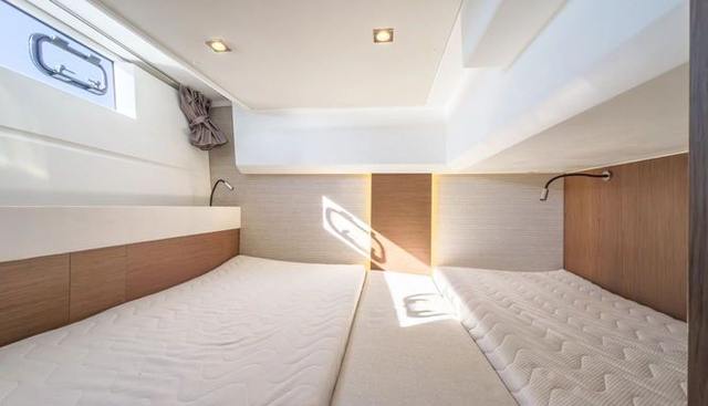 Bee's Knees yacht for sale 38