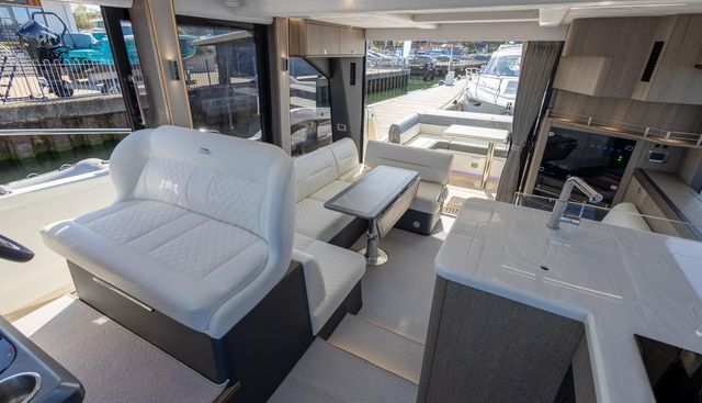 GN440FLY-016 yacht for sale 92