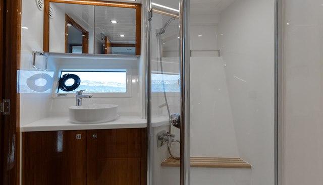 HERMOSA yacht for sale 25