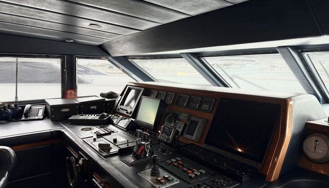 MILOS AT SEA yacht for sale 20