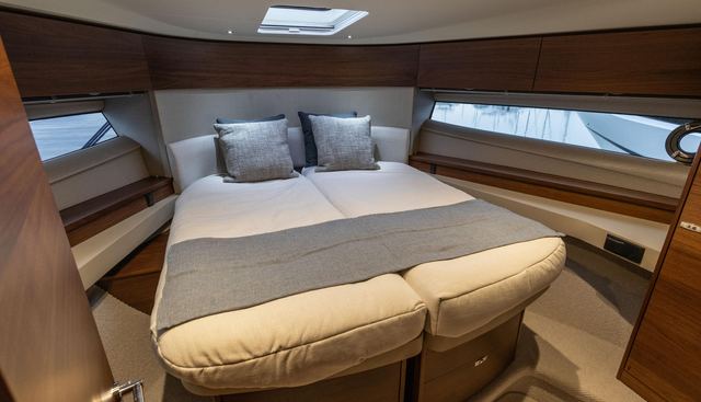 F50235 yacht for sale 49