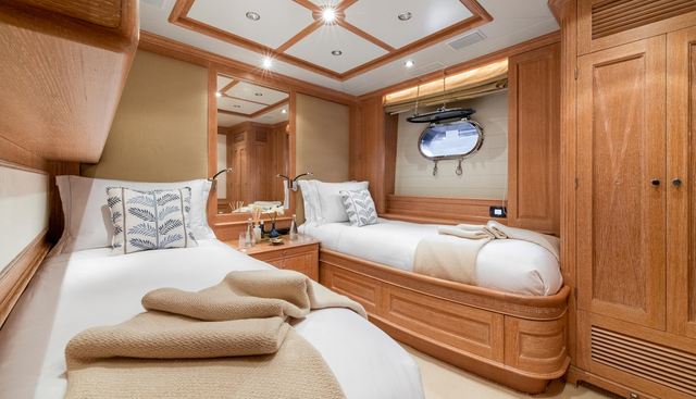 SOHO yacht for sale 32