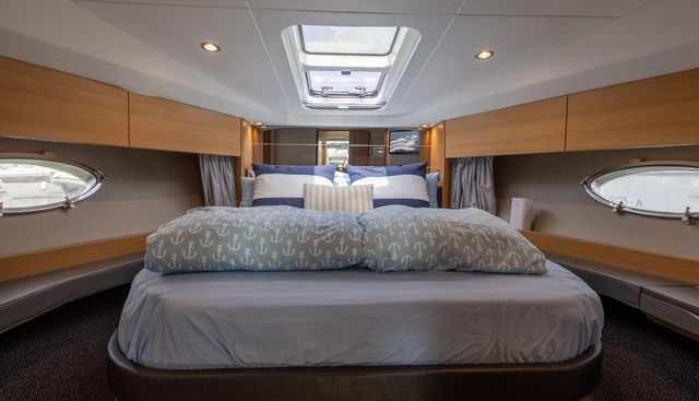 Lady IXNA yacht for sale 29