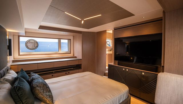 4282555 yacht for sale 32