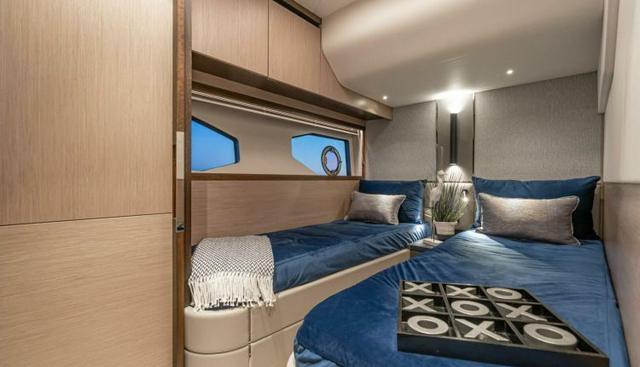 MANHATTAN 55 yacht for sale 17