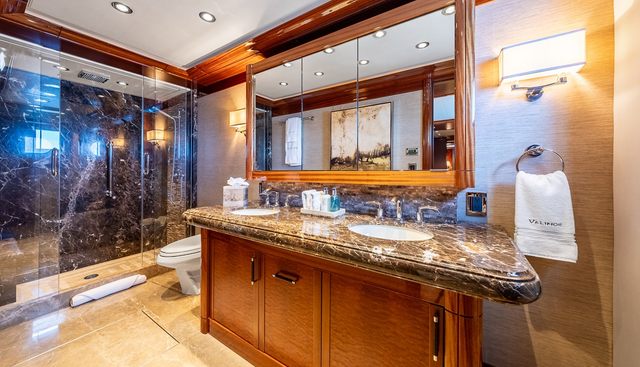VALINOR yacht for sale 33