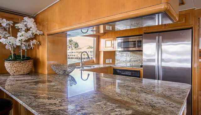 KRISTIN LEE yacht for sale 10