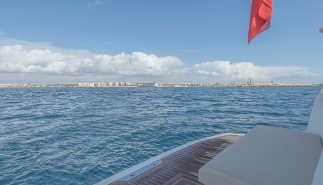 QUEEN B yacht for sale 10