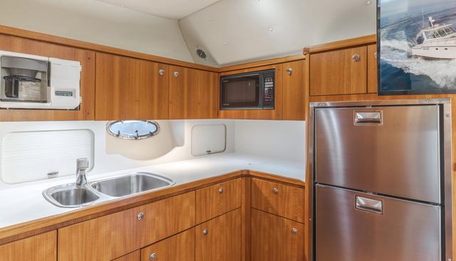 Bluefin yacht for sale 19