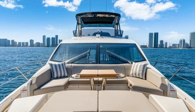 MANHATTAN 68 yacht for sale 45