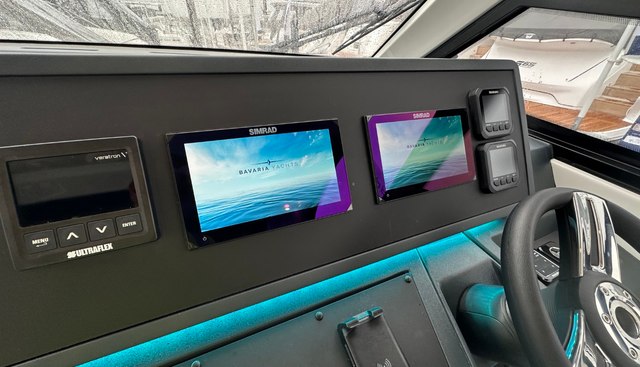 Bavaria Vida 33 Hard Top Layout 2 yacht for sale 8