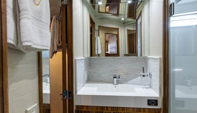 Vertigo yacht for sale 25