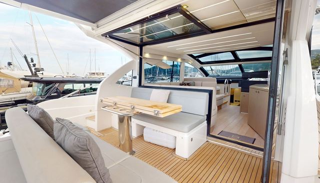 MAD 8 yacht for sale 10
