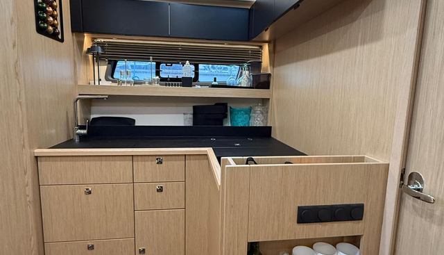 Deep Blue - DE yacht for sale 10