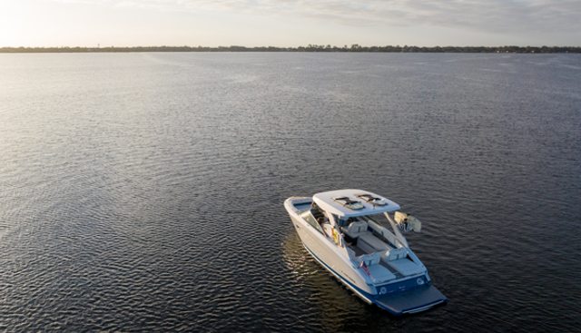 New Regal LS9 yacht for sale 15