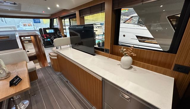 Greenline 42 yacht for sale 13