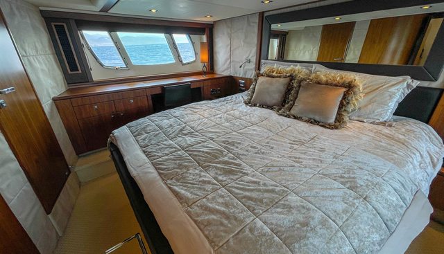 JUNIOR yacht for sale 33
