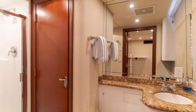 Huracan yacht for sale 62