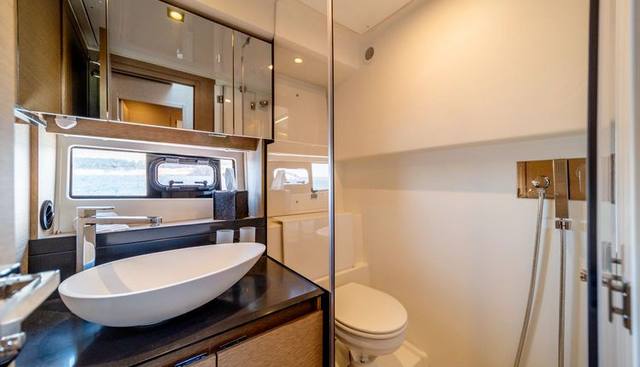 V & A yacht for sale 32