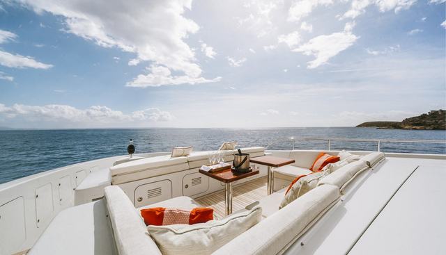 Daisy D yacht for sale 25