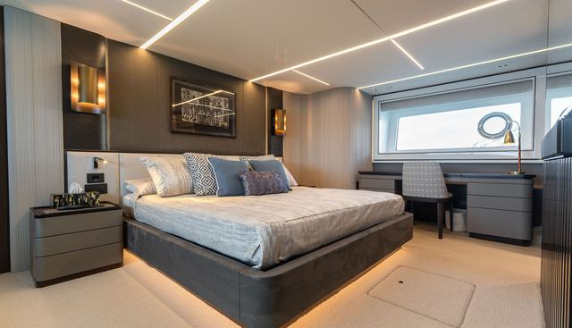 MAGIC MOMENT yacht for sale 32