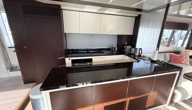 Y76 yacht for sale 25