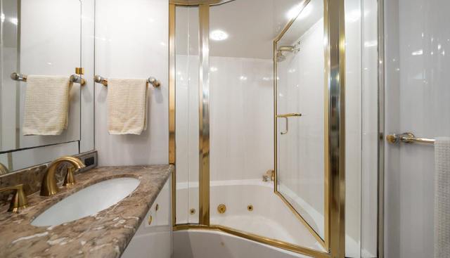 Octopi yacht for sale 52