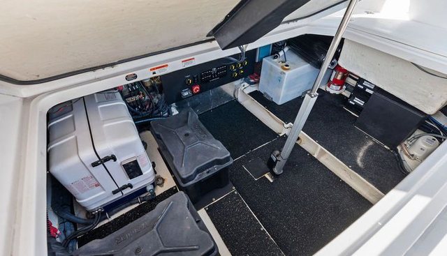 Treehouse yacht for sale 35