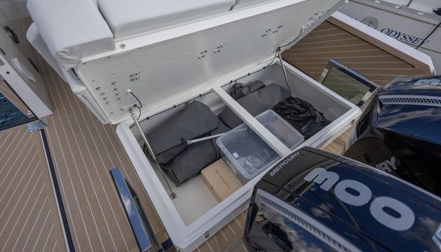 320GTO-798 yacht for sale 18