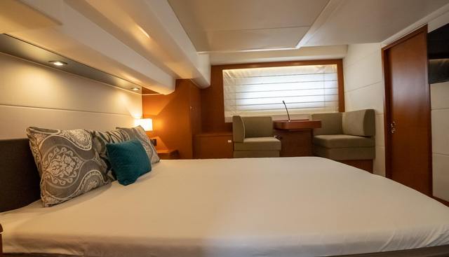 SHANTI III yacht for sale 33