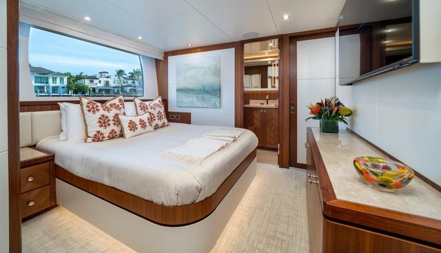 Iridescence yacht for sale 14