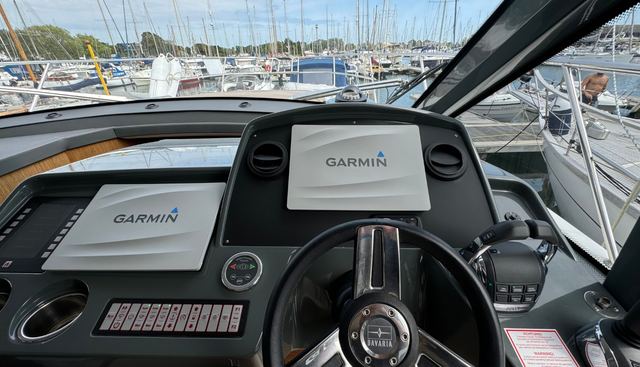 Roxy 2 yacht for sale 28