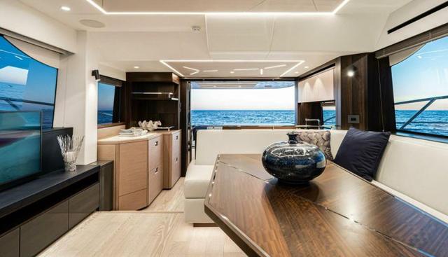 MANHATTAN 55 yacht for sale 9