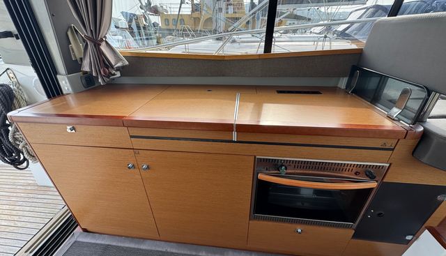 3 Treasures yacht for sale 9