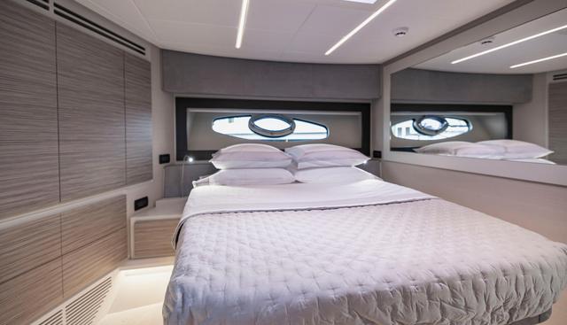 SEA SUITE I yacht for sale 44