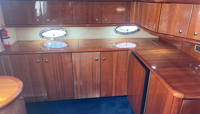 GOLDEN SPIRITZ yacht for sale 15