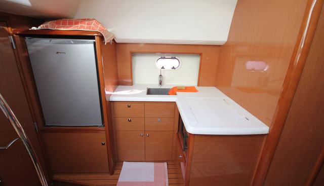 ALOUETTE yacht for sale 20