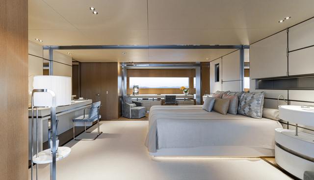 FLYING DAGGER III yacht for sale 13