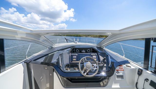 noname yacht for sale 30