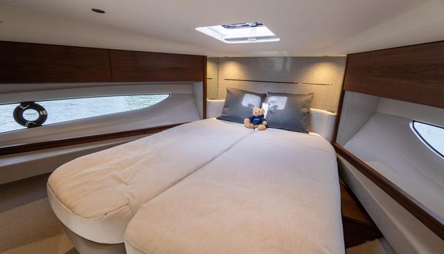 V50941 yacht for sale 23