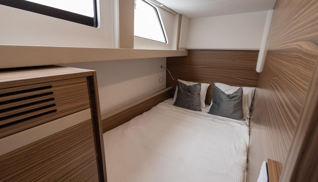 GL45FLY-76 yacht for sale 92