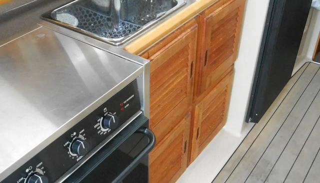 Contradiction yacht for sale 4