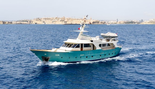 Kalani yacht for sale 27